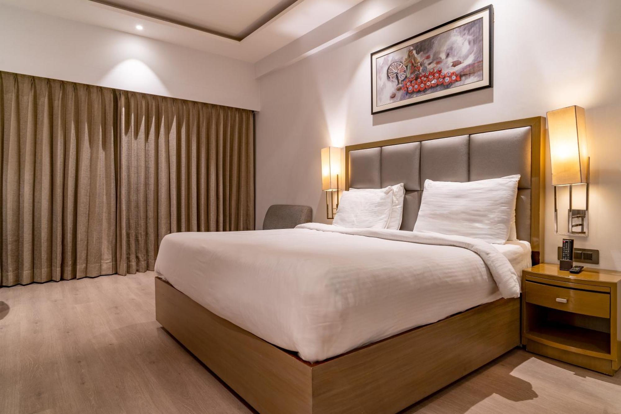 Regenta Place Amritsar By Royal Orchid Hotels Limited Extérieur photo