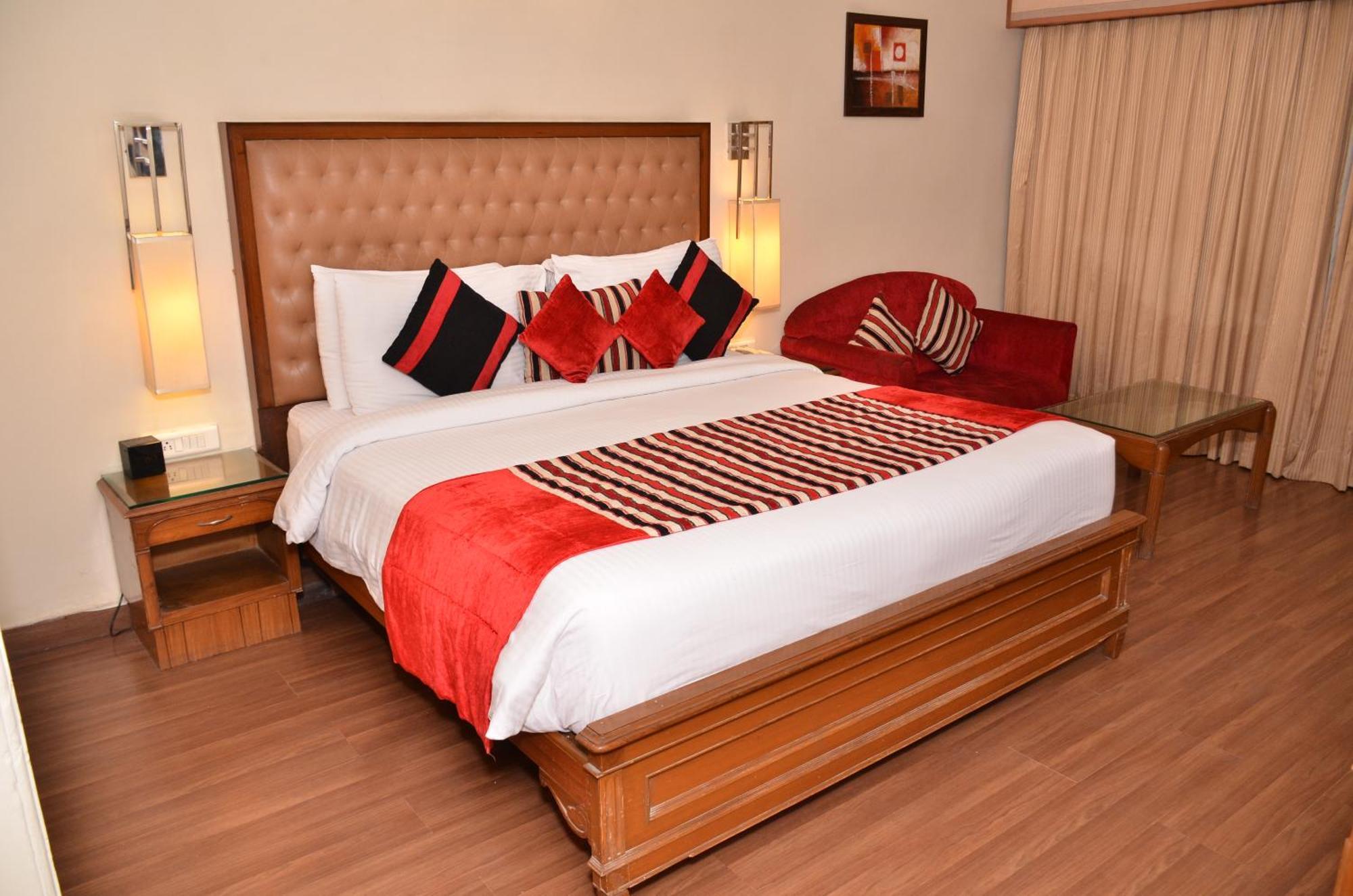Regenta Place Amritsar By Royal Orchid Hotels Limited Extérieur photo
